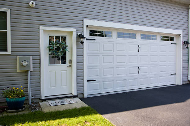 24/7 Emergency Garage Door Panel Replacement experts in Lititz, PA